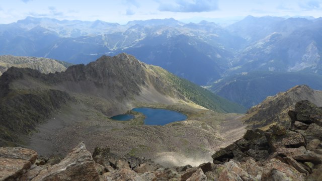 Du sommet, vue sur les Lacs Marie et les pistes d'Auron