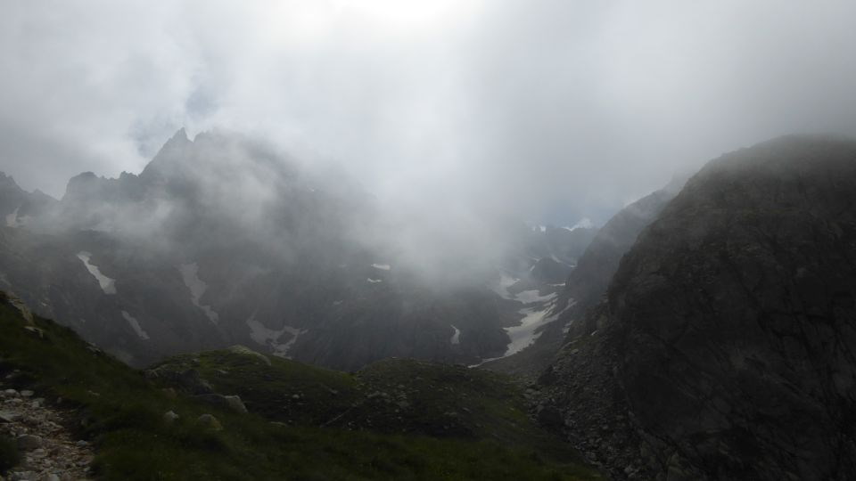 Tête Sud du Basto, sous les nuages