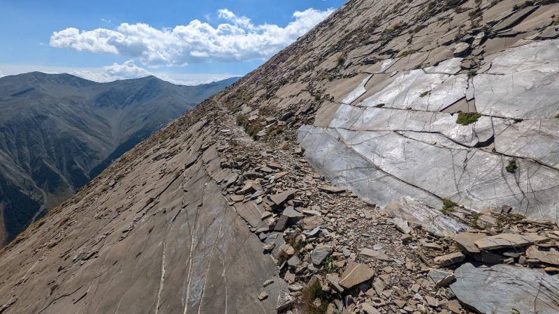 Traversée de la dalle sous le Pic de Boussolenc