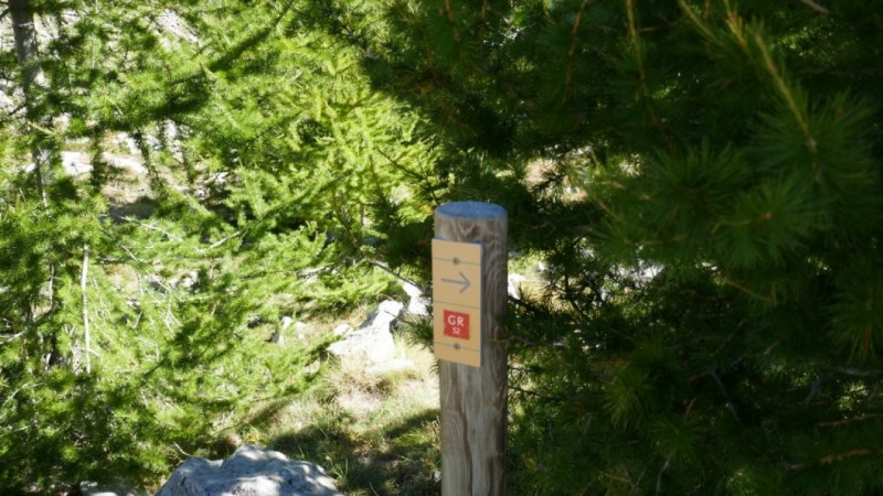 La petite balise où quitter le sentier balisé