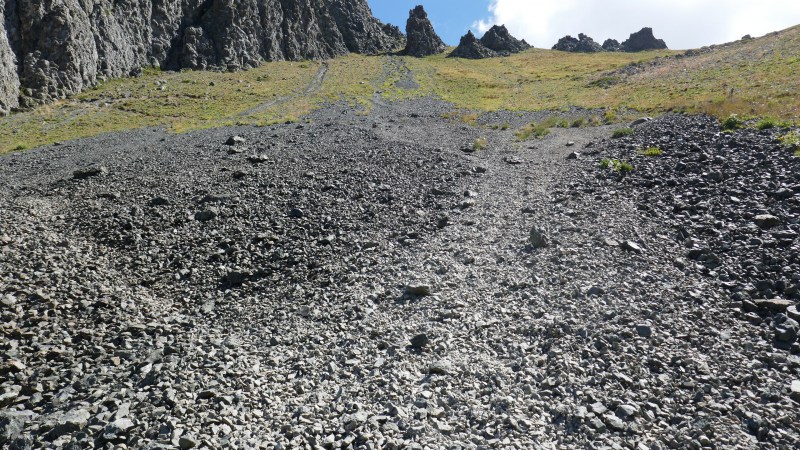 L'inconfortable éboulis à gravir