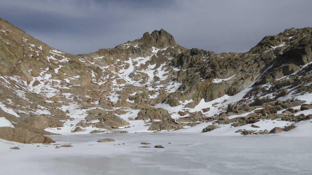 Cime de l'Agnel vue du Lac de l'Agnel