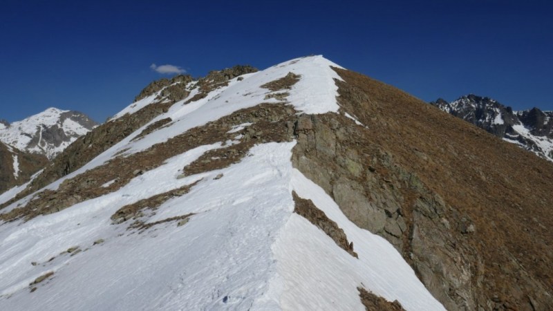 Montée sur la crête vers la Cime de Paranova