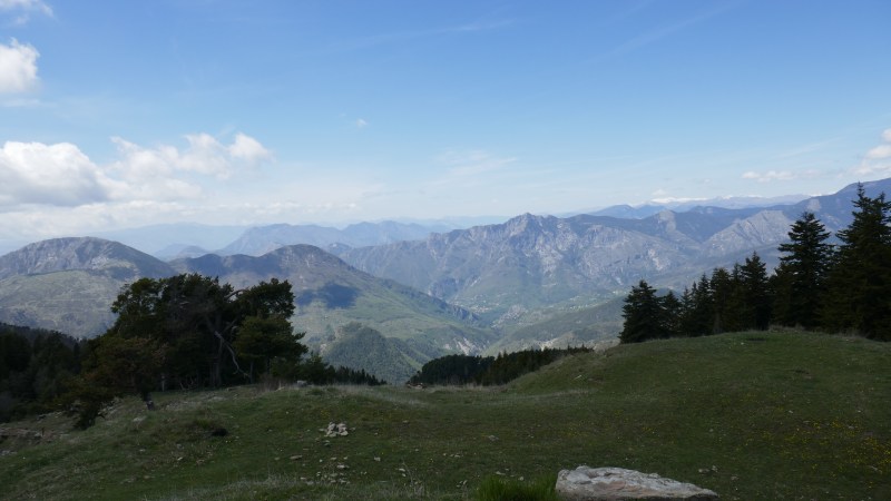 De la Cime de Peïra Cava vers le Brec d'Utelle