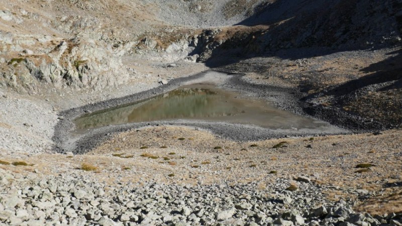 La Lac Gros, à moitié vide durant un automne très sec 