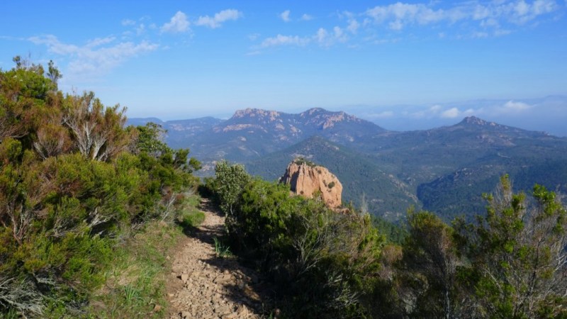 Descente du Pic de l'Ours vers la Dent de l'Ours