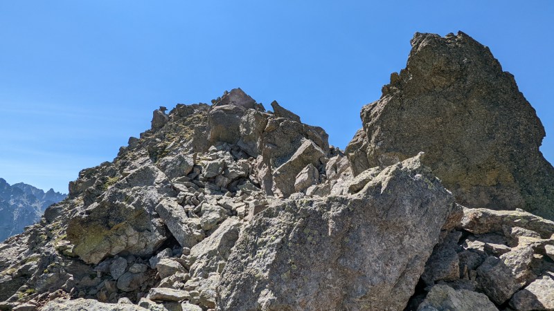 Derniers blocs sur la Cime Ouest de Fenestre