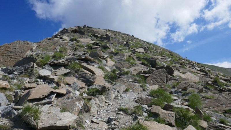 Les dalles ressemblent à celles de la Tête de l'Estrop