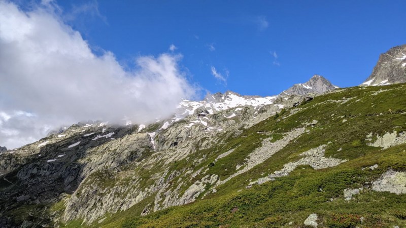 La Refuge du Lac Blanc est en vue, au centre