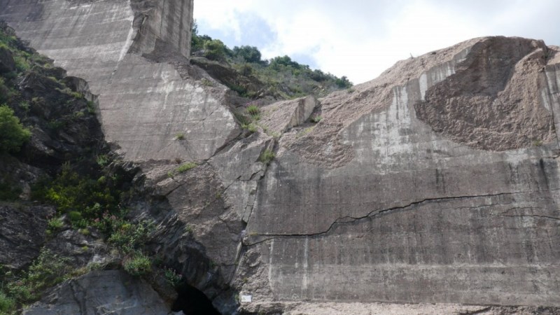 Au pied du Barrage de Malpasset