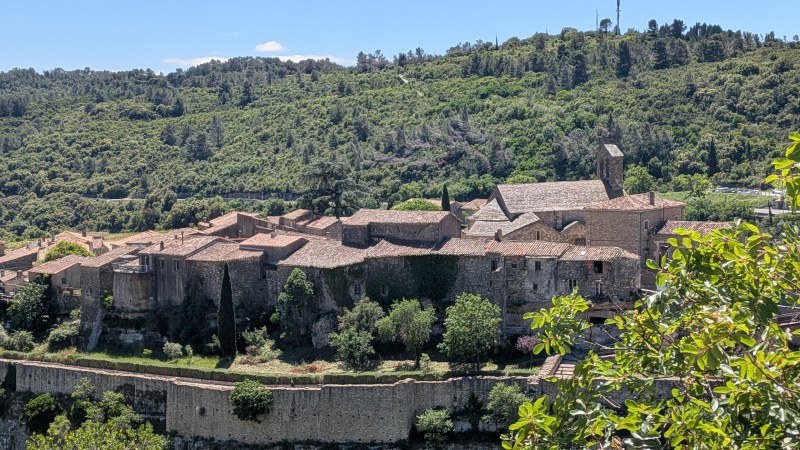 De l'autre côté des Gorges, Minerve