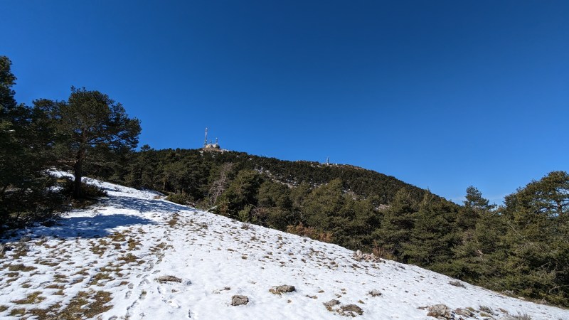 Au Col du Serse, le sommet apparaît