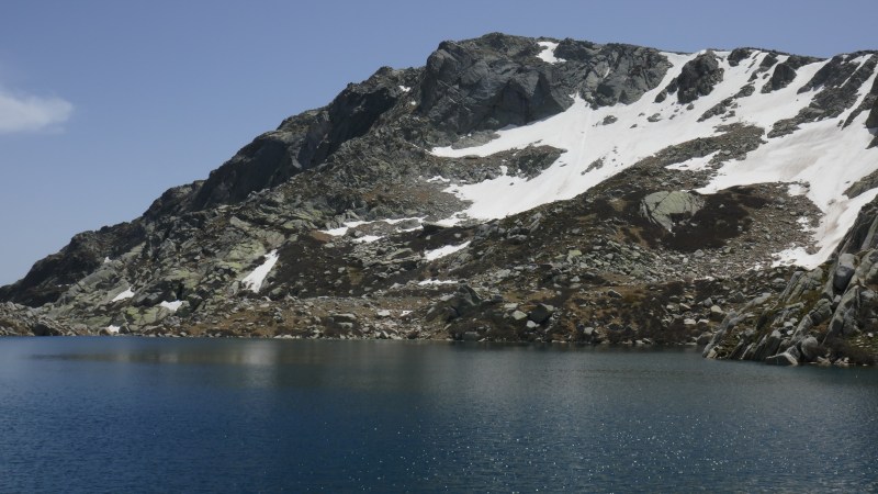 Au pied du Lac de Bastani vers le Monte Renoso