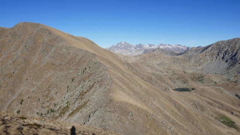 A la Tête Rol, le Lac Petit de Millefonts apparaît