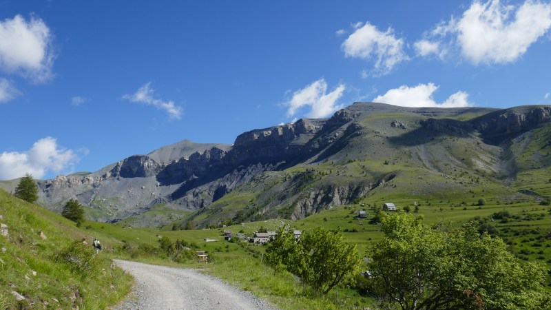 Du Hameau de la Colle vers le Mont Mounier