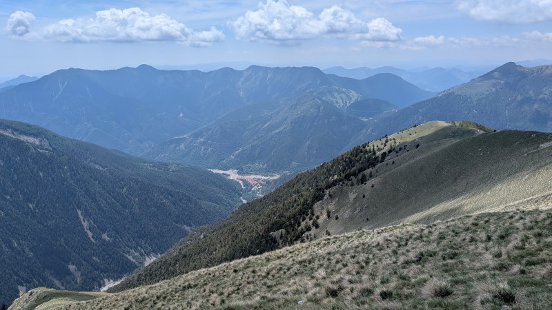 Saint-Martin-Vésubie au fond de la vallée
