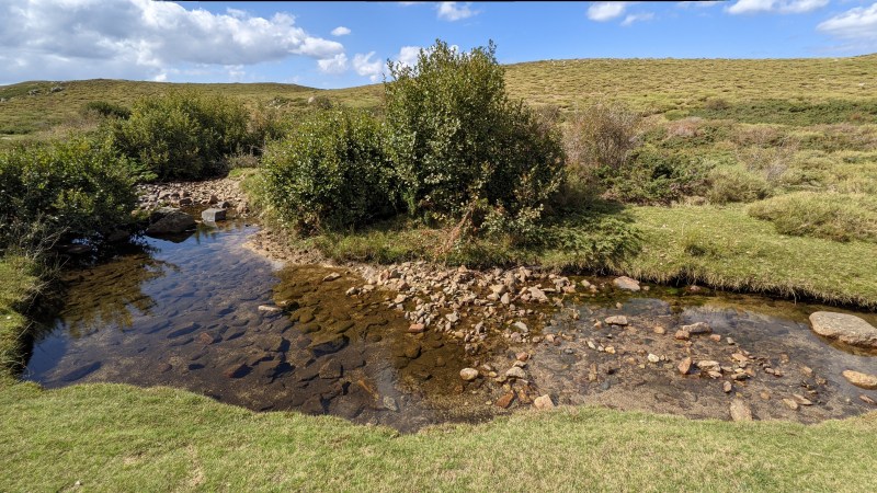 Sentier de l'eau vers le Refuge de Bucchi Nera