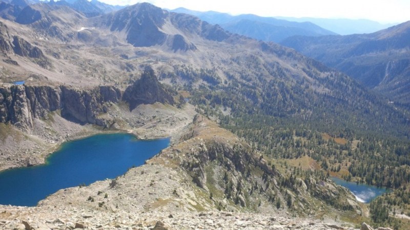 Le Lac Graveirette apparaît à droite