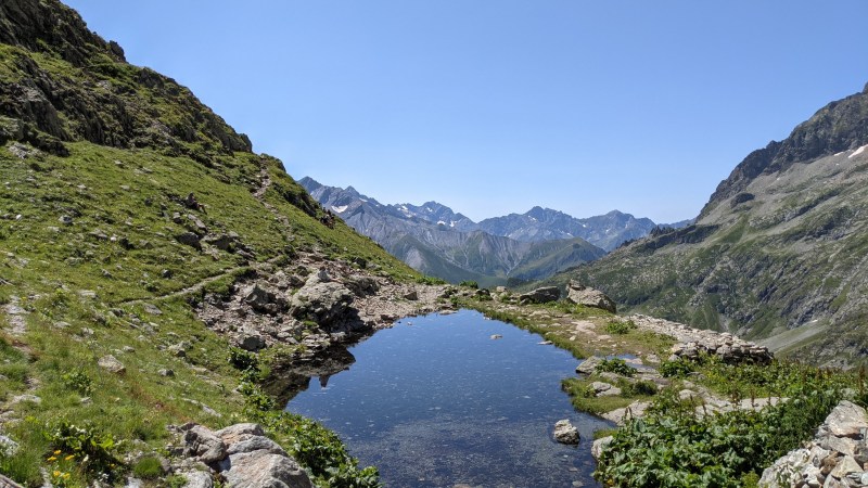 Lac devant le Refuge du Pigeonnier