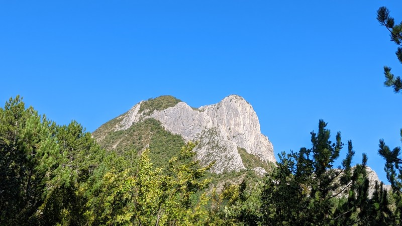 Au pied du Rocher de Pierre Impie