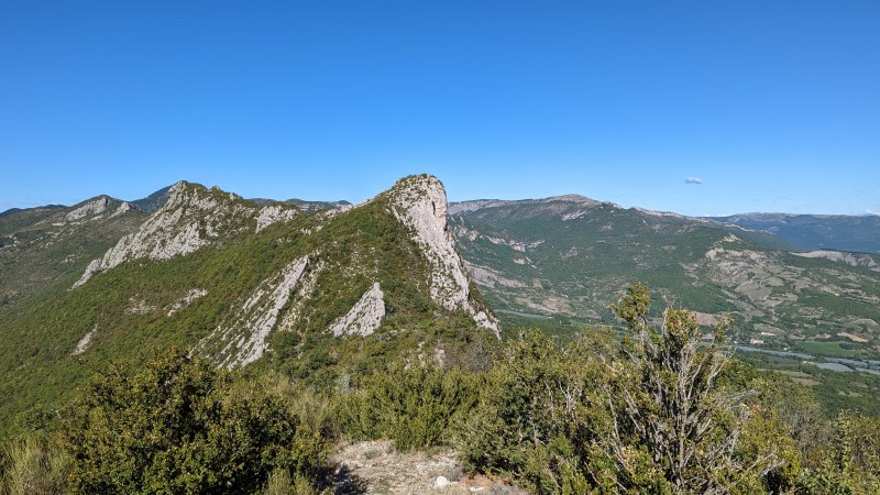 Devant le Roc de l'Aigle