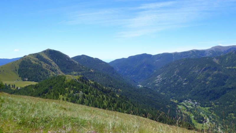 Dans la vallon à droite, Castérino