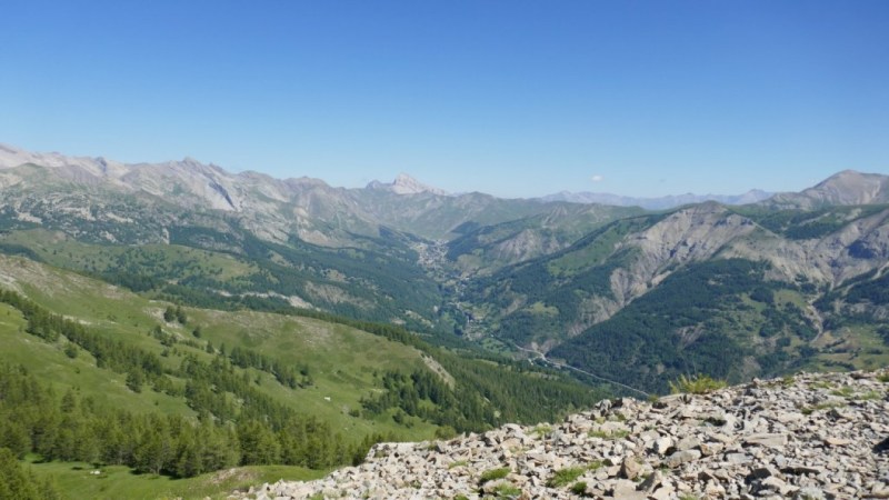 Vue sur la Foux d'Allos, au fond la Grande Séolane