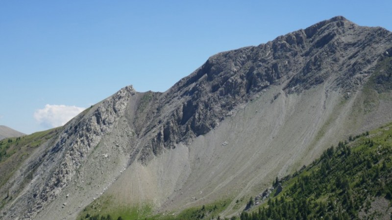 La crête de Valdemars et la brèche, vues de l'autre côté