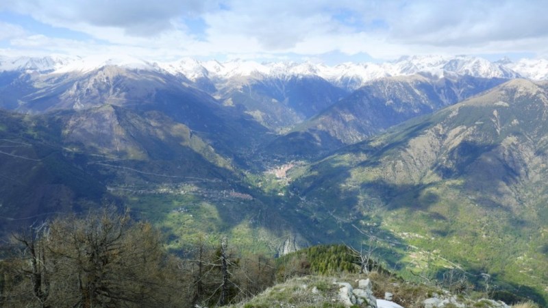 Au centre, le village de Saint-Martin-Vésubie