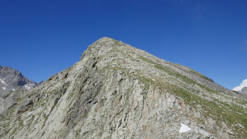 Du petit col sur la crête, vers le sommet