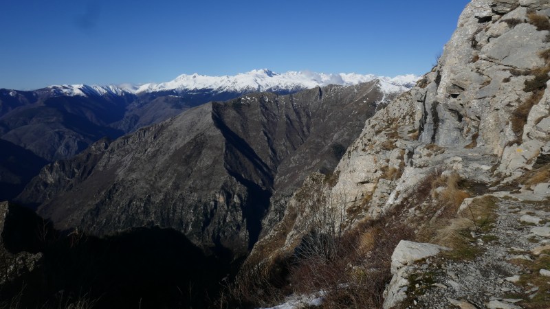 Côté français du Passo di Fonte Dragurina, vers le Mercantour