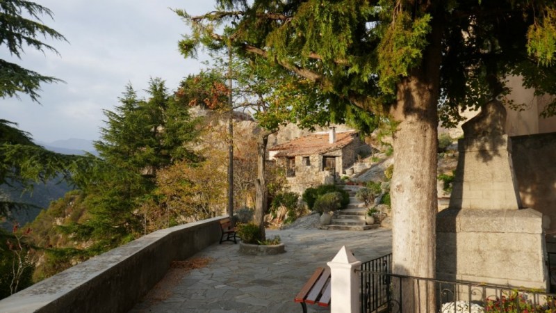 Place de l'église de Piène Haute