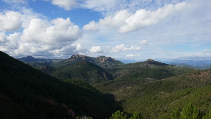 Vers le nord, le Sommet du Marsaou et les Suvières